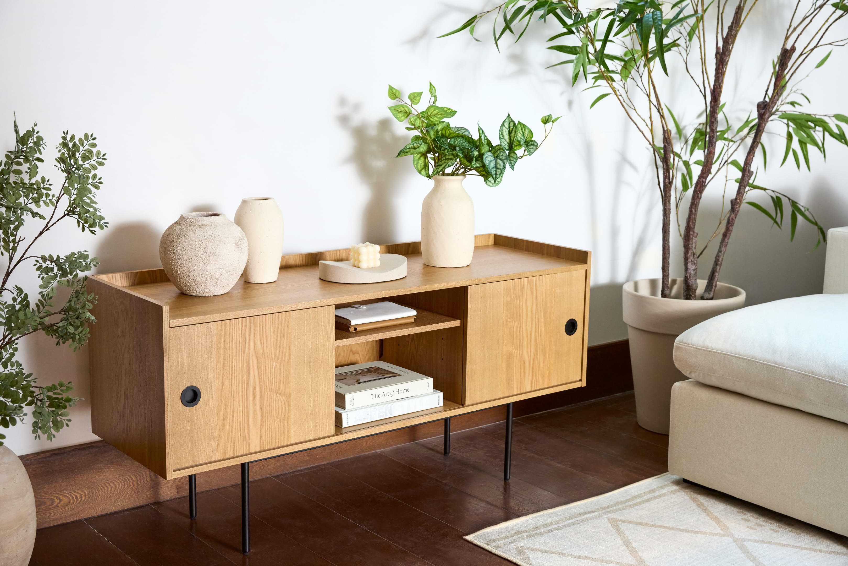 Mensa Credenza – Modern Storage, Practical Design