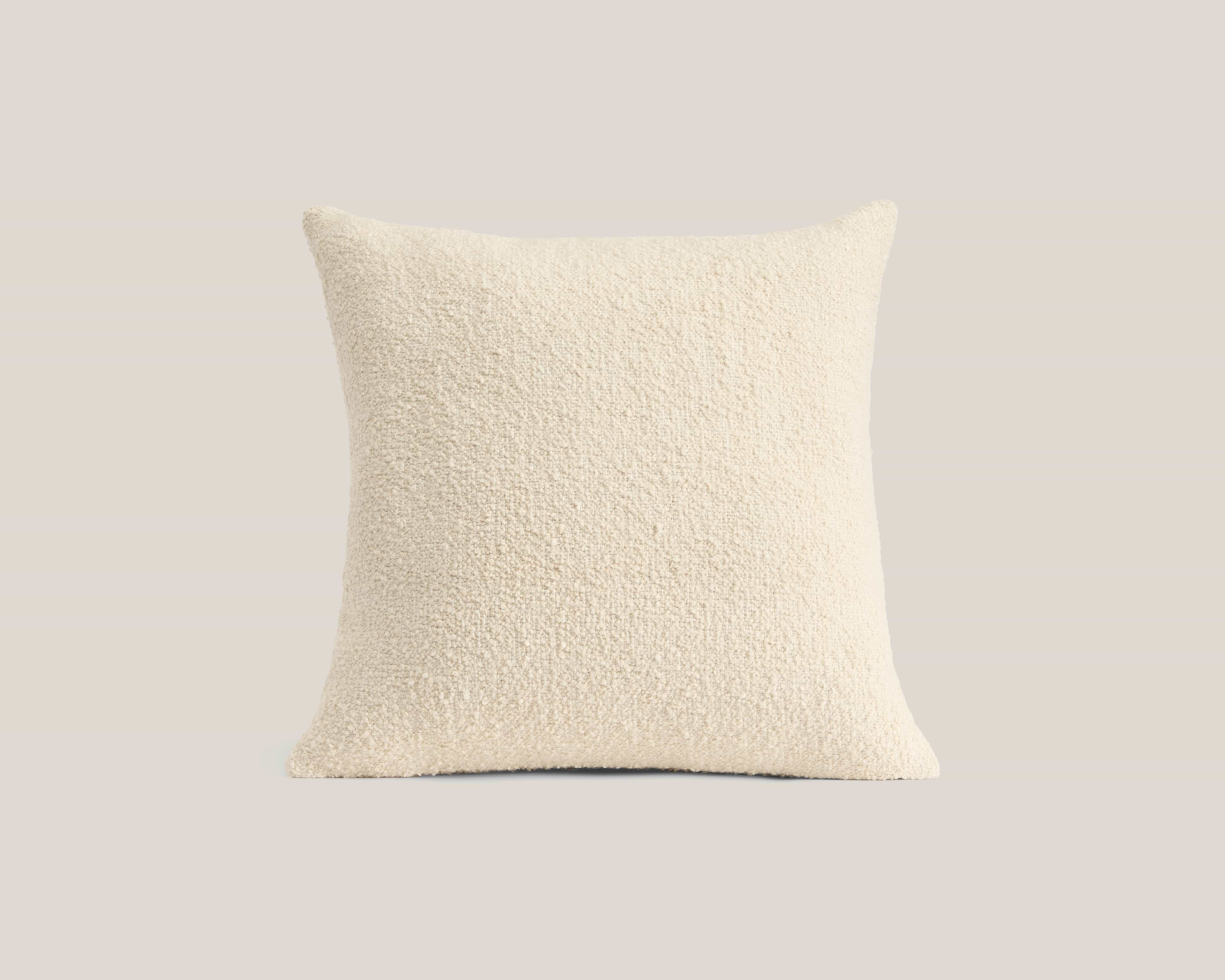 Quinn Ivory 18 x 18