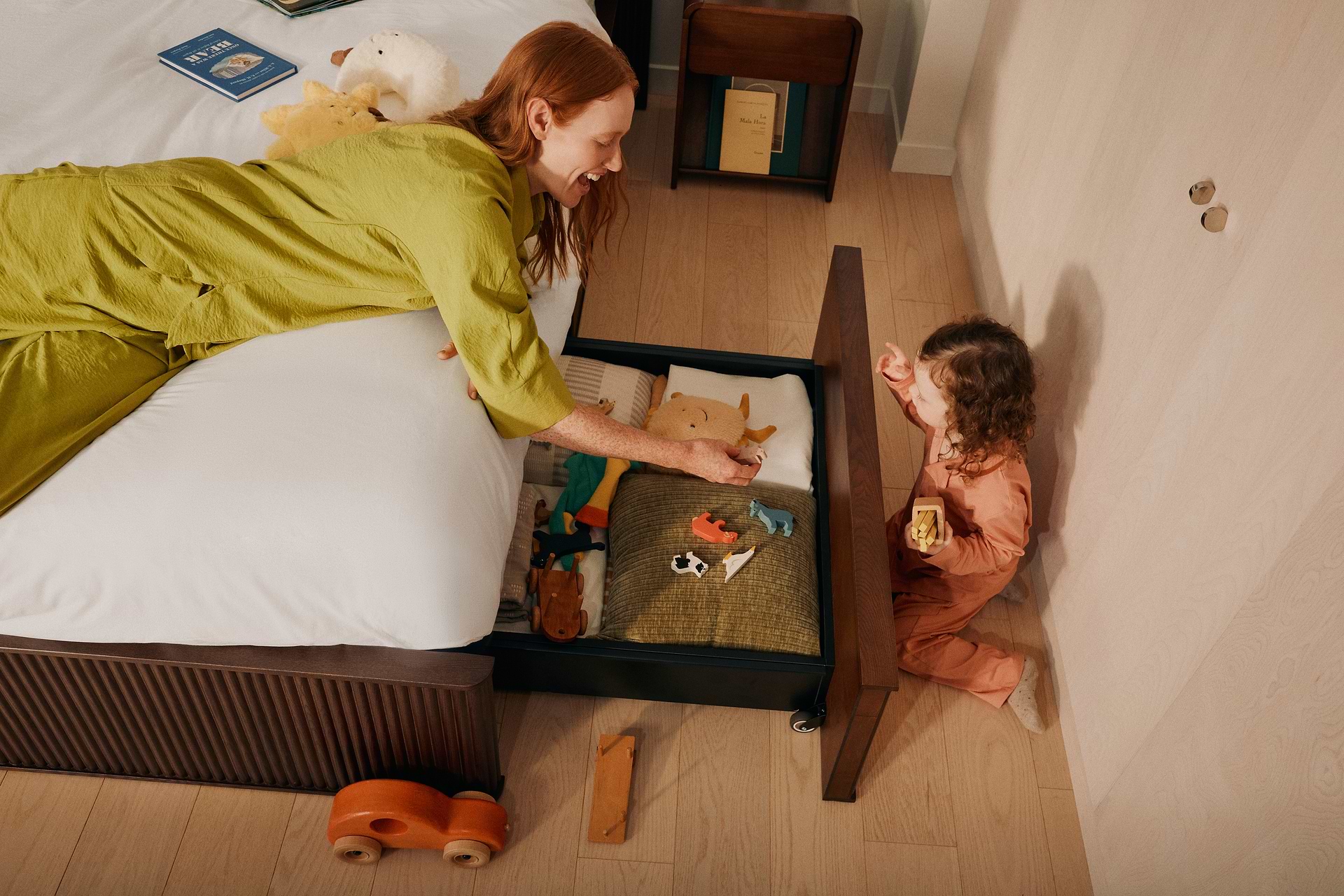 Ara storage bed